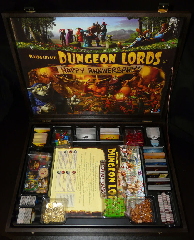 Dungeon Lords: Happy Anniversary - inside the box
